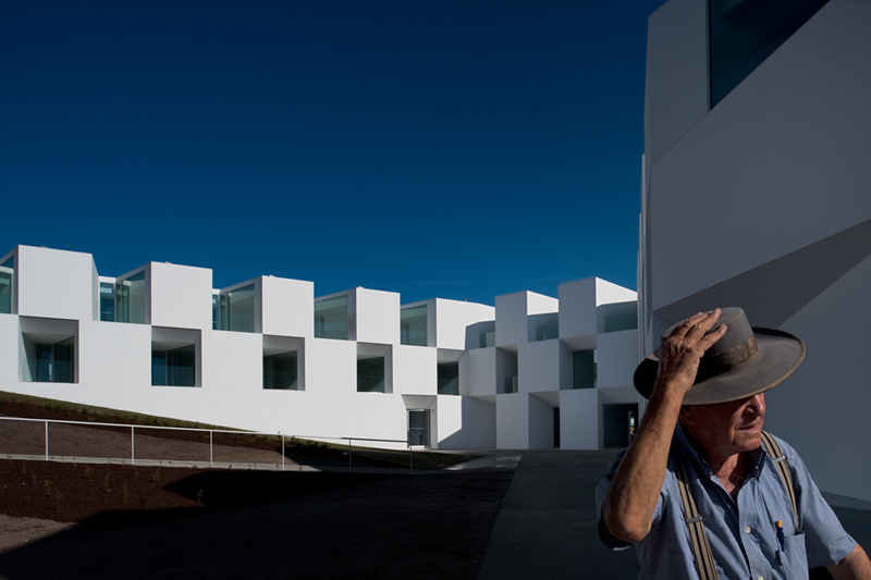 Alcácer do Sal Residences / Aires Mateus