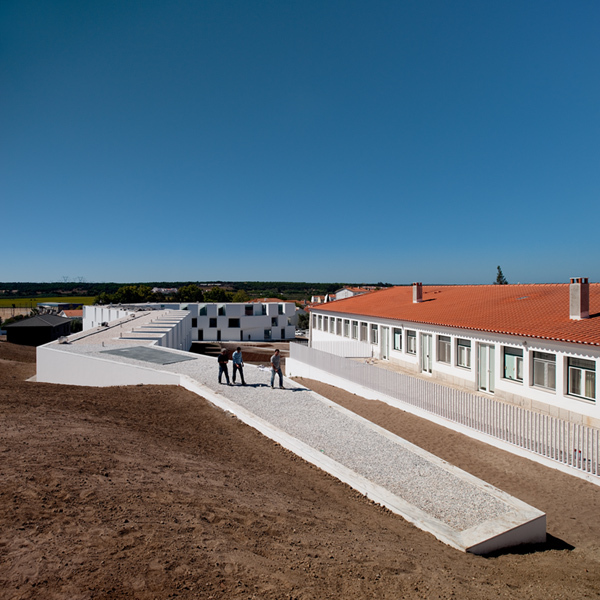 Alcácer do Sal Residences / Aires Mateus