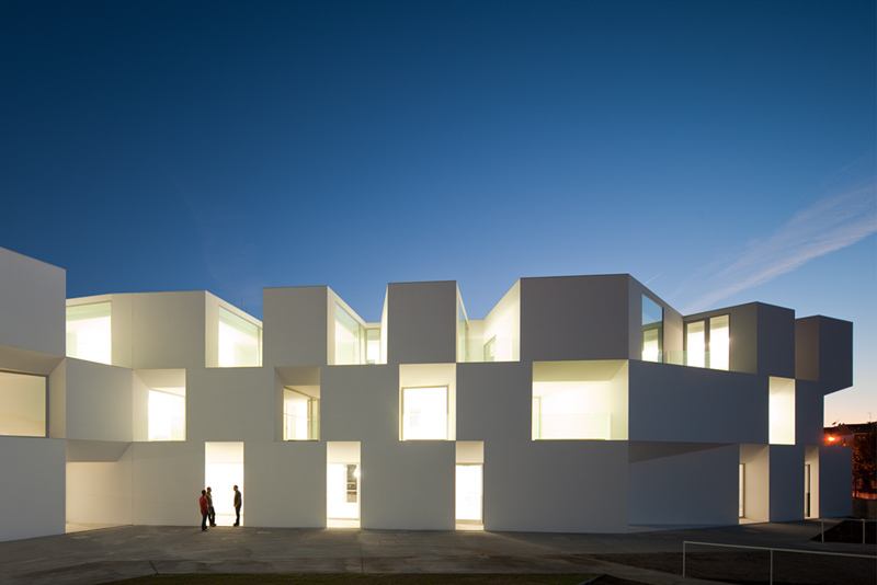 Alcácer do Sal Residences / Aires Mateus