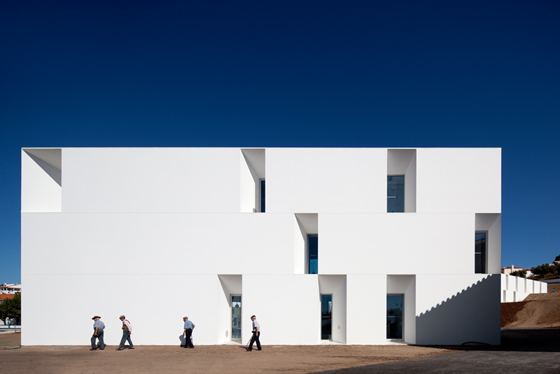 Alcácer do Sal Residences / Aires Mateus