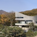 The Curving House / JOHO Architecture The Curving House / JOHO Architecture © Sun Namgoong