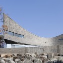 The Curving House / JOHO Architecture The Curving House / JOHO Architecture © Sun Namgoong