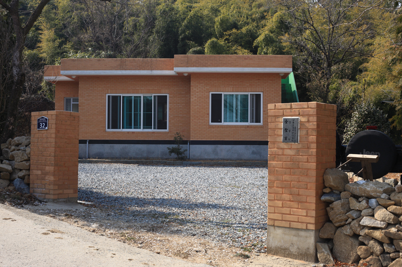 Namhae Cheo-ma House / JOHO Architecture