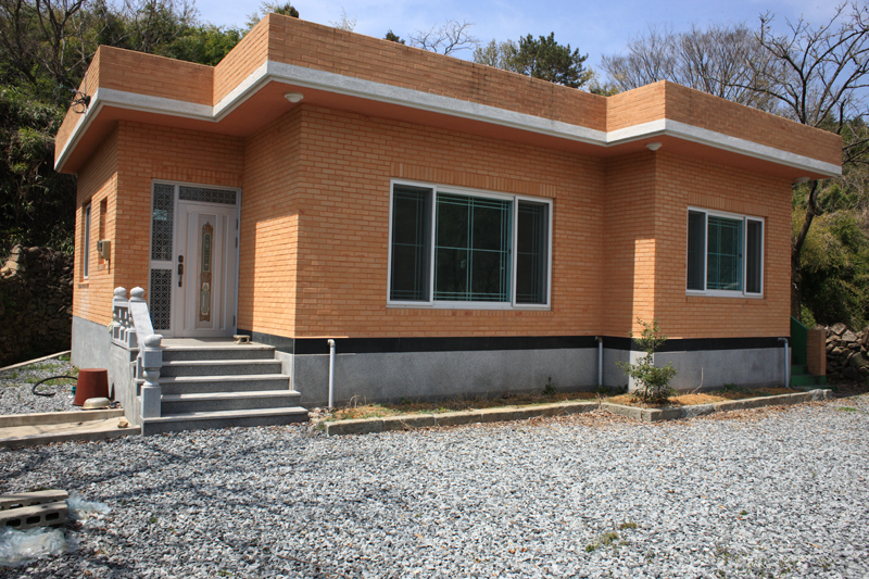 Namhae Cheo-ma House / JOHO Architecture