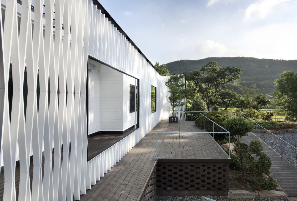 Namhae Cheo-ma House / JOHO Architecture