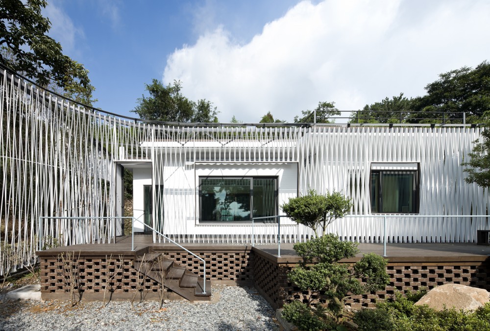 Namhae Cheo-ma House / JOHO Architecture