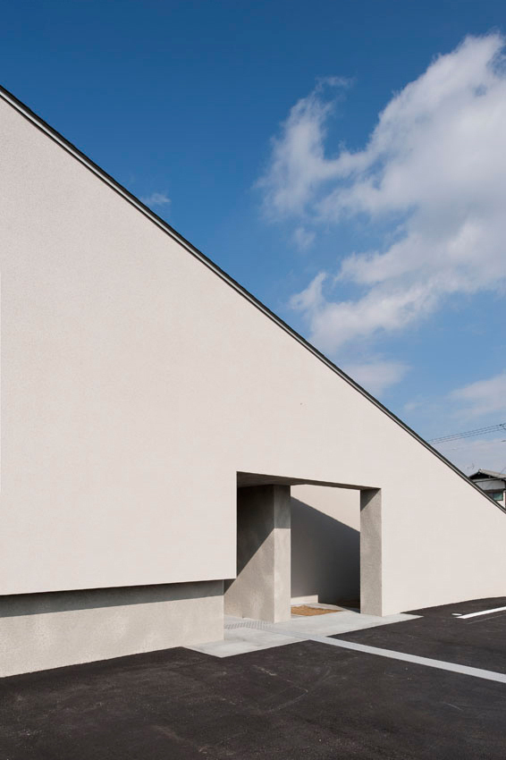 Cafe Cross / FORM | Kouichi Kimura Architects