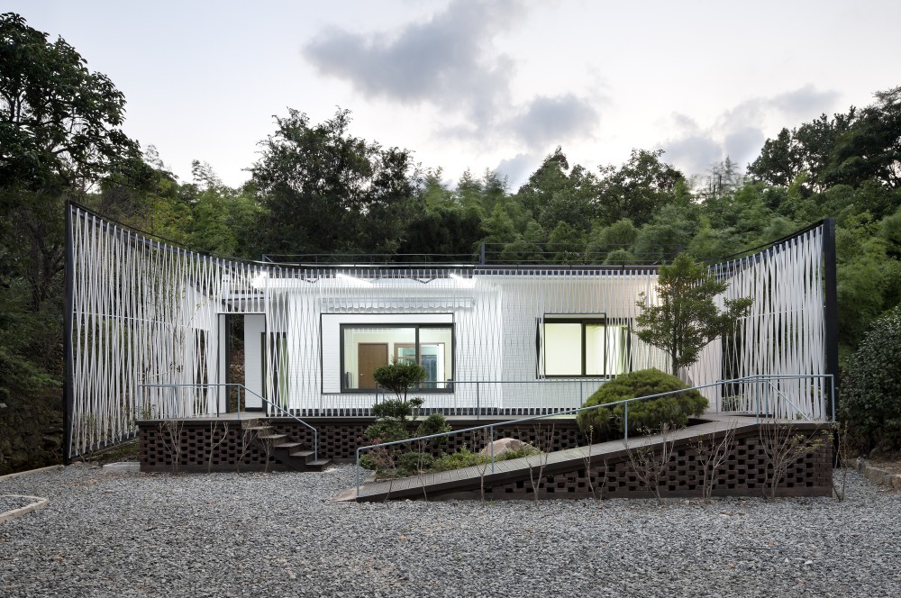 Namhae Cheo-ma House / JOHO Architecture
