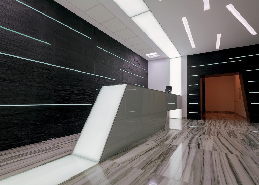 Monolit Office Building / Igloo Architecture