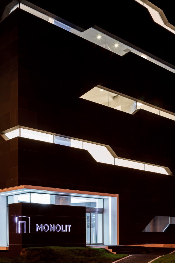 Monolit Office Building / Igloo Architecture