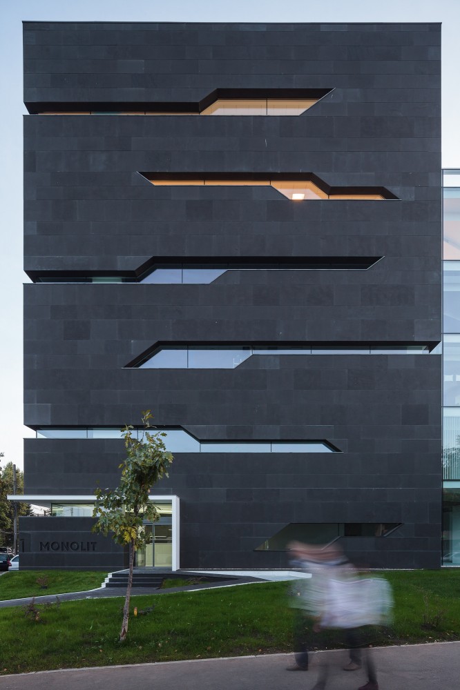 Monolit Office Building / Igloo Architecture