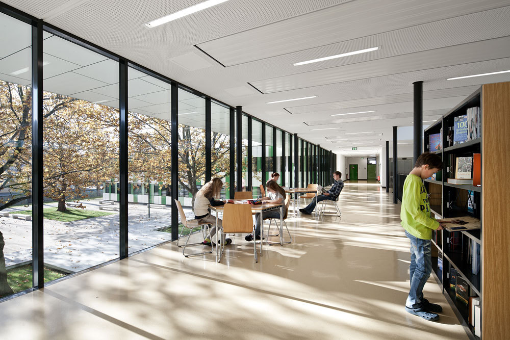 BRG Neusiedl am See / Solid Architecture