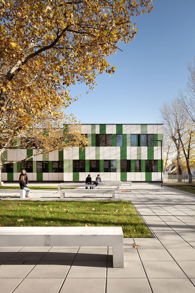 BRG Neusiedl am See / Solid Architecture