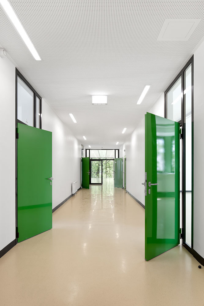 BRG Neusiedl am See / Solid Architecture