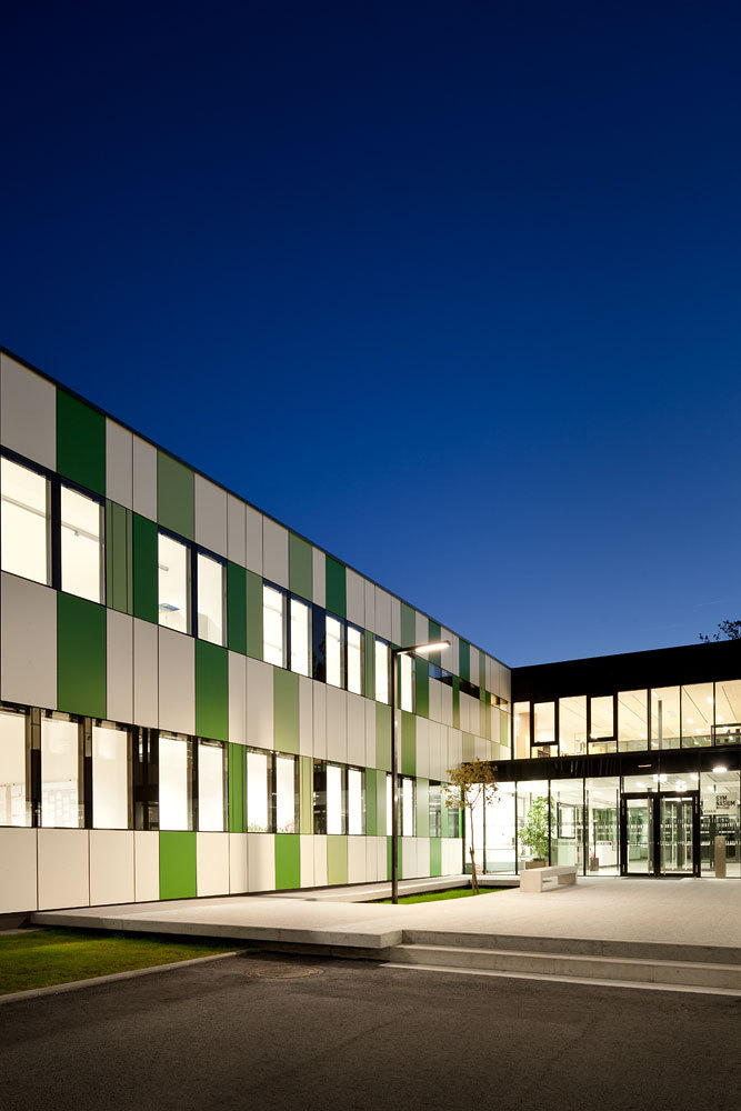 BRG Neusiedl am See / Solid Architecture