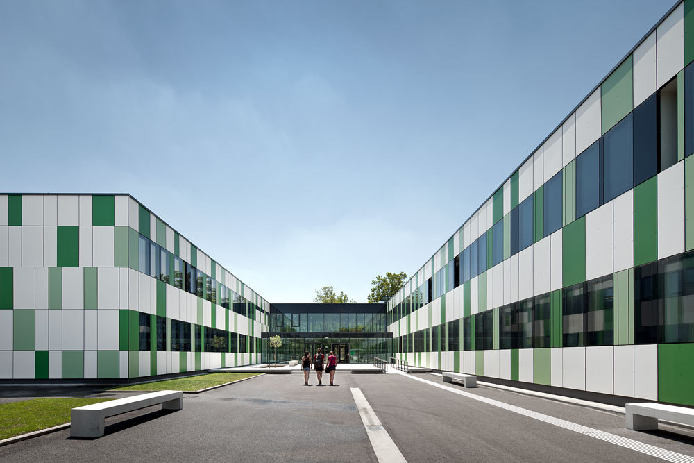 BRG Neusiedl am See / Solid Architecture
