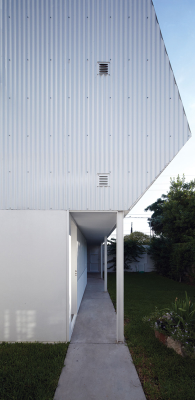 Martos House / Adamo-Faiden
