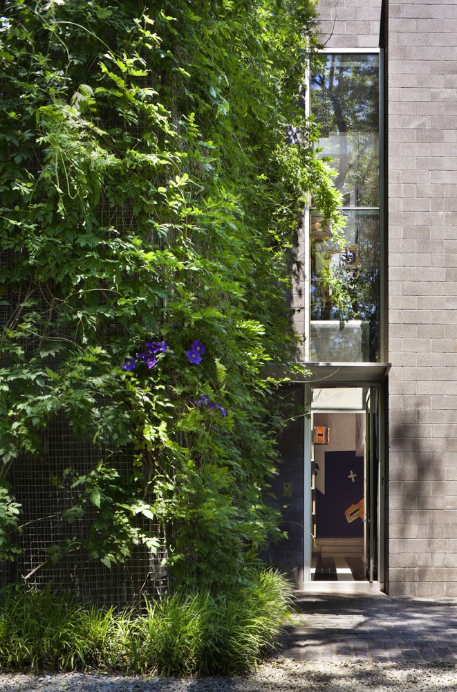 Art Barn / Robert Young