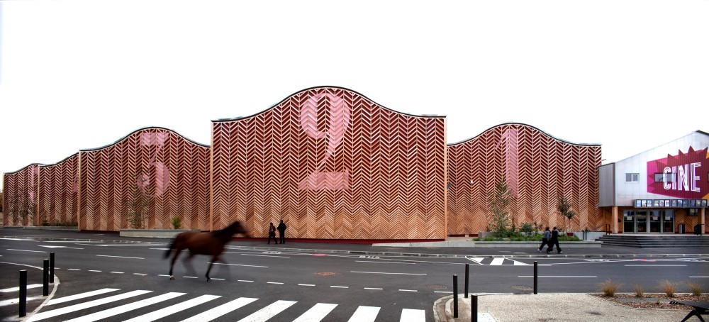 Cine 32 / ENCORE HEUREUX Architectes