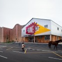 Cine 32 / ENCORE HEUREUX Architectes Cine 32 / ENCORE HEUREUX Architectes © Sebastien Normand