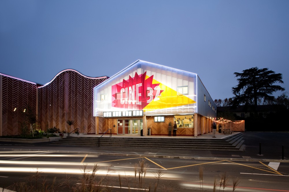 Cine 32 / ENCORE HEUREUX Architectes
