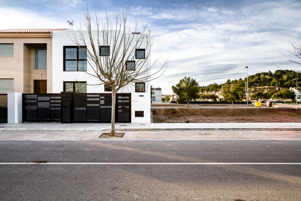 Interior Light-Single Family Housing / Viraje architecture