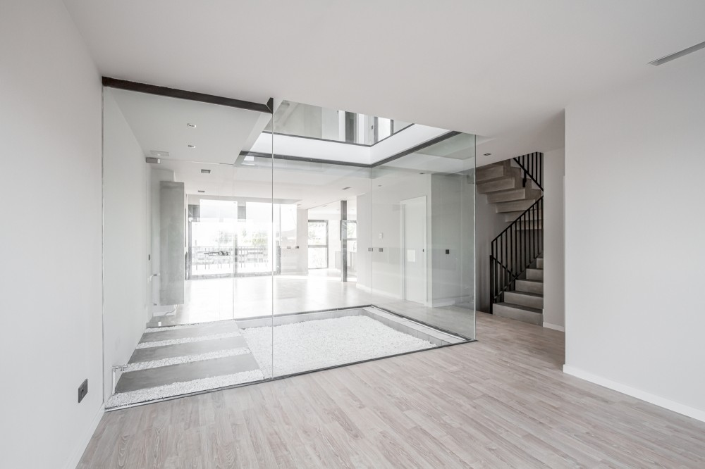 Interior Light-Single Family Housing / Viraje architecture