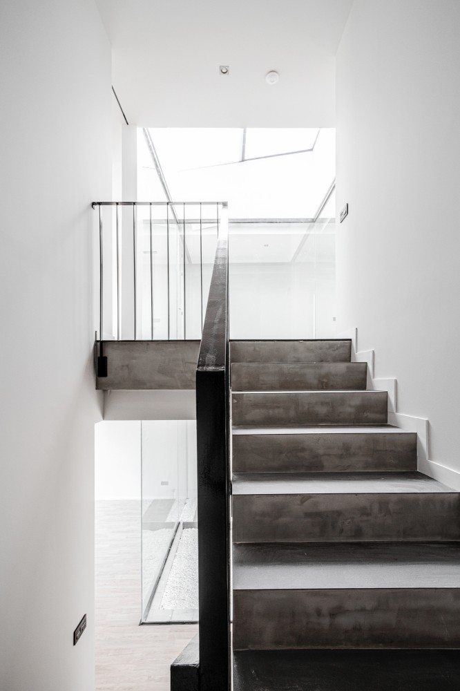 Interior Light-Single Family Housing / Viraje architecture