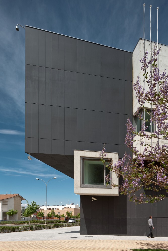 Tudela Courts / Otxotorena Arquitectos