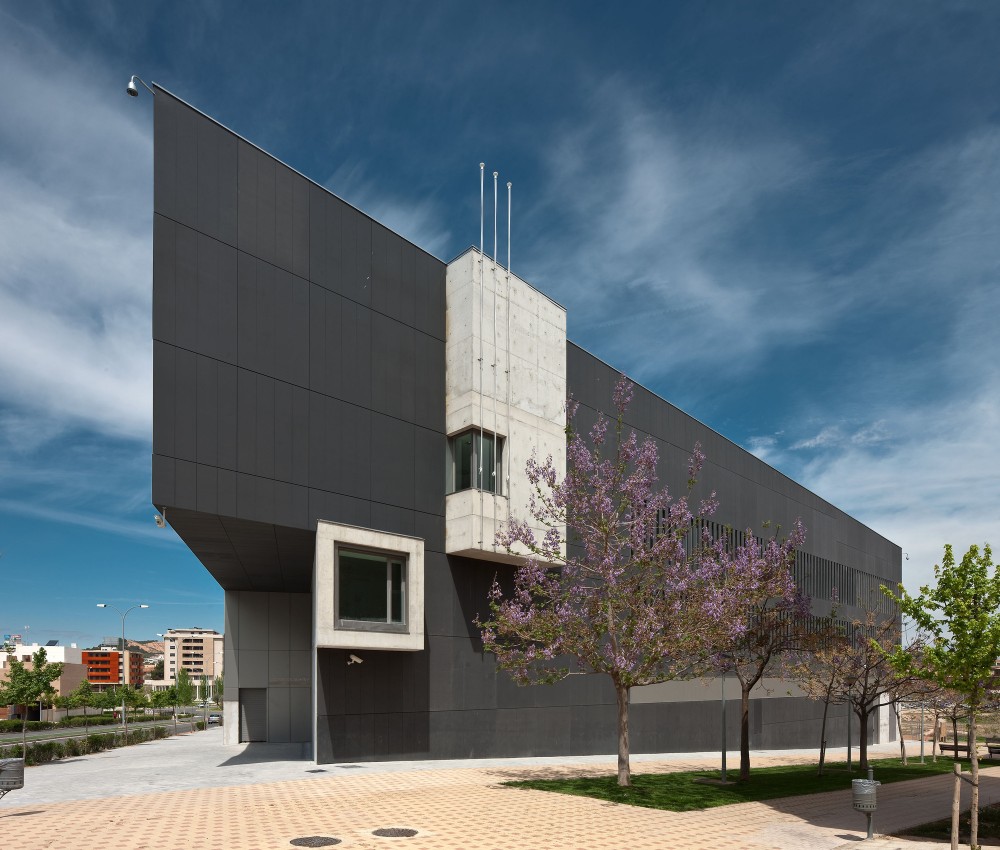 Tudela Courts / Otxotorena Arquitectos