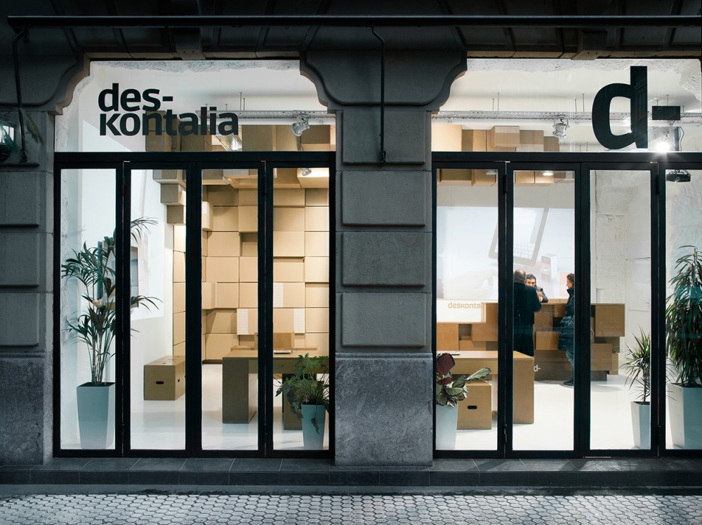 Deskontalia Store / VAUMM