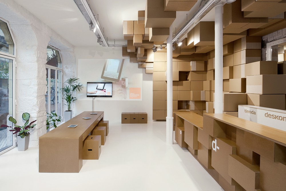 Deskontalia Store / VAUMM