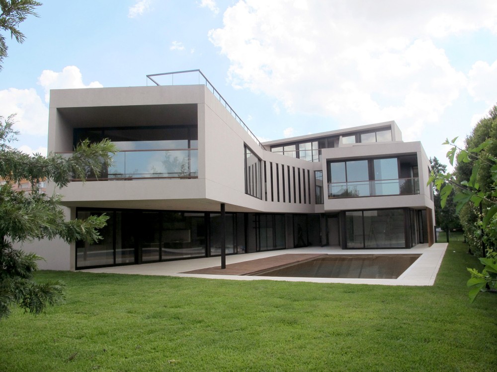House in Tigre / FILM-Obras de Arquitectura