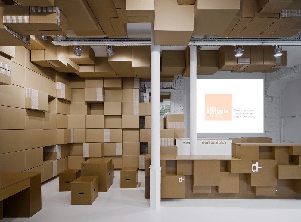Deskontalia Store / VAUMM