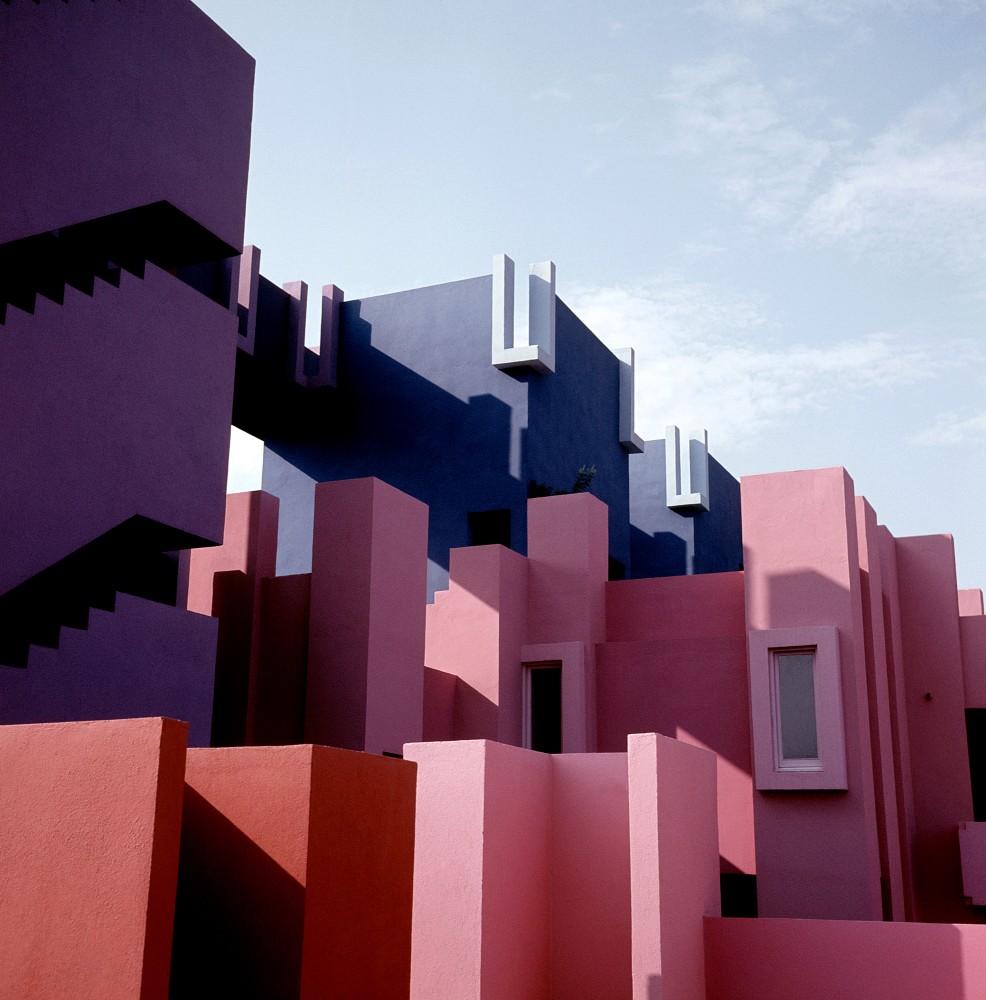 AD Classics: La Muralla Roja / Ricardo Bofill