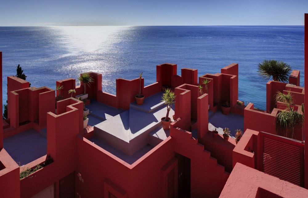 AD Classics: La Muralla Roja / Ricardo Bofill