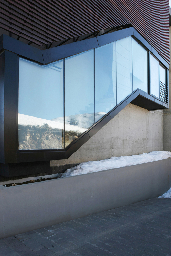 i-SKI / ACCENT DESIGN GROUP