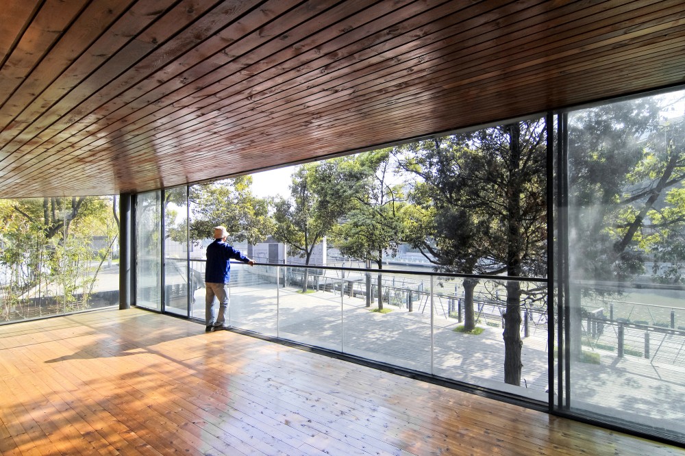 Riverside Park Pavilion / Vector Architects