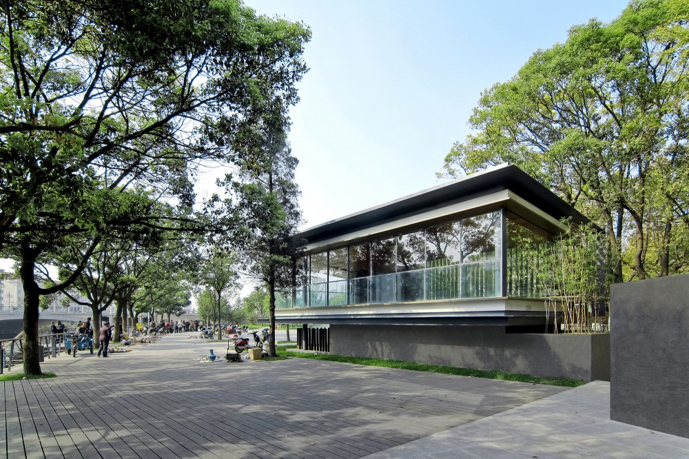 Riverside Park Pavilion / Vector Architects