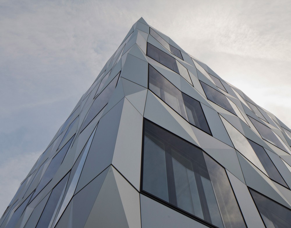 Keystone Office Building / EM2N Architects