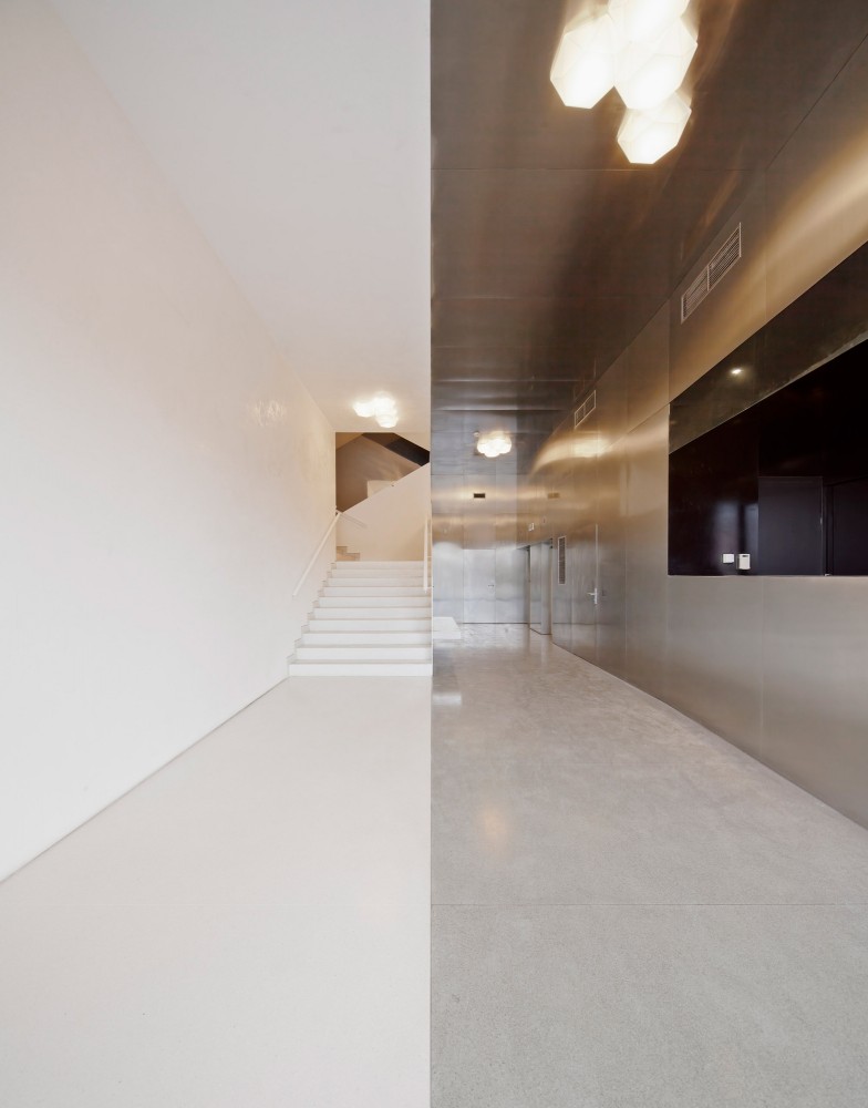 Keystone Office Building / EM2N Architects