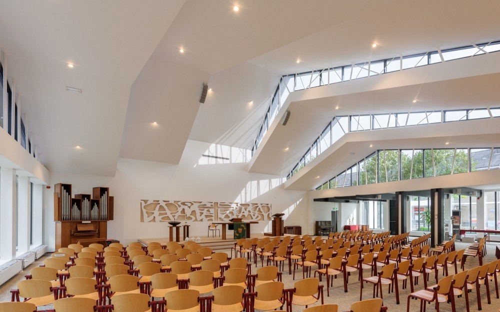 De Bron Church Renovation / Bureau MT
