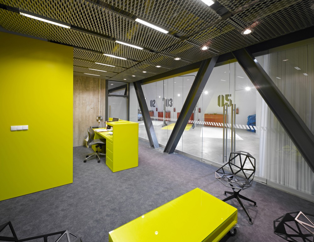Office-Garage / Ultra Architects