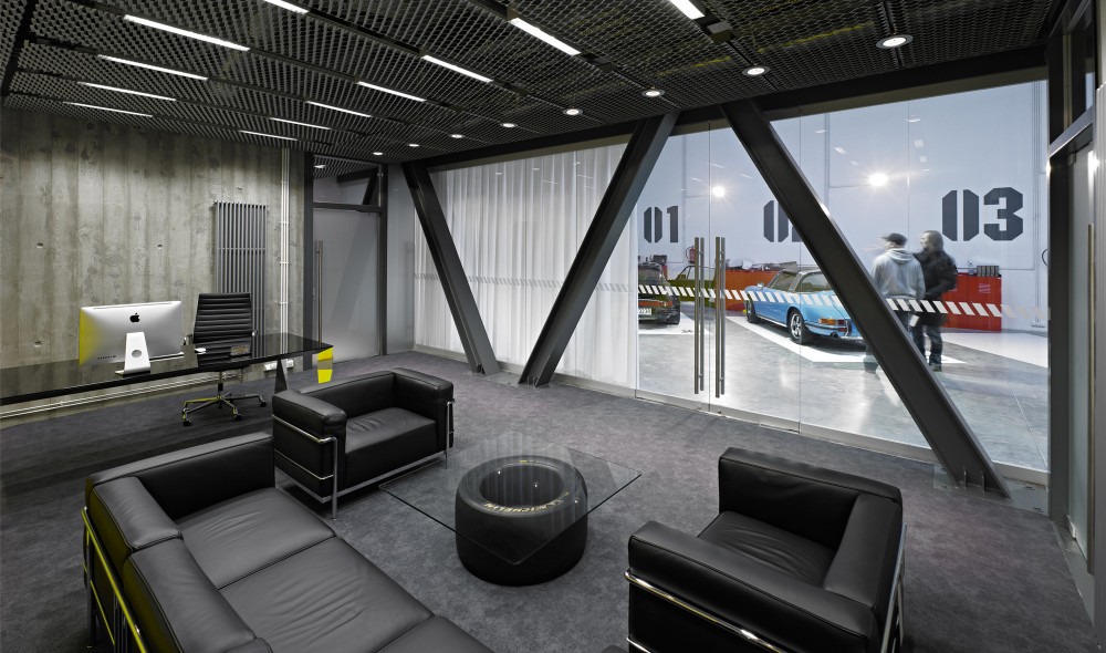 Office-Garage / Ultra Architects