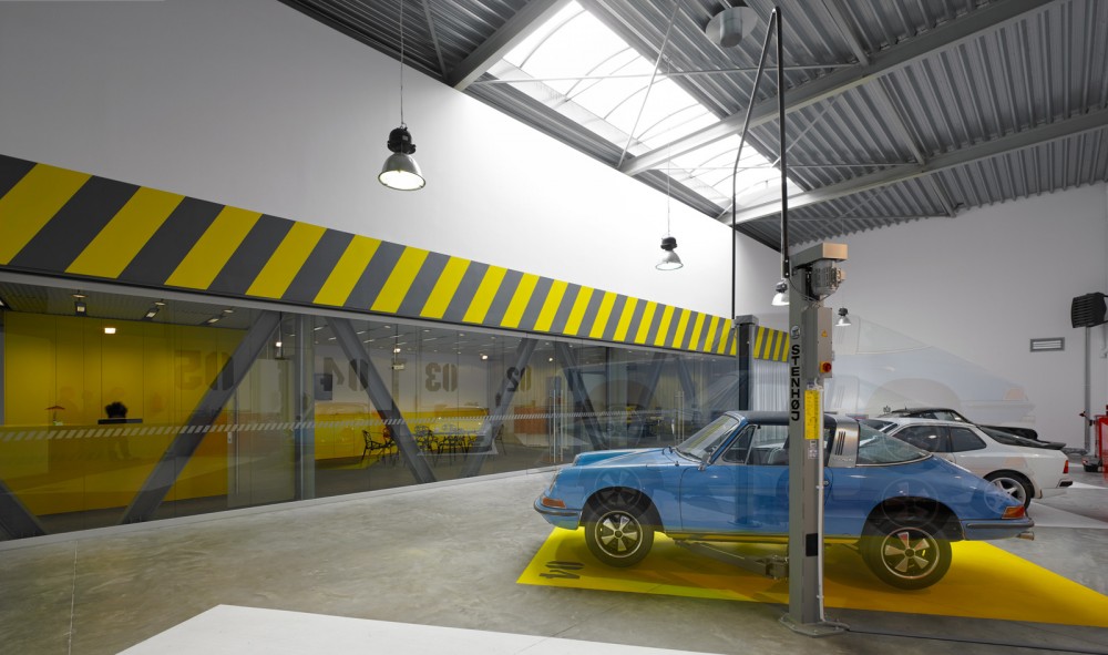 Office-Garage / Ultra Architects