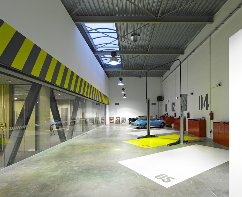 Office-Garage / Ultra Architects