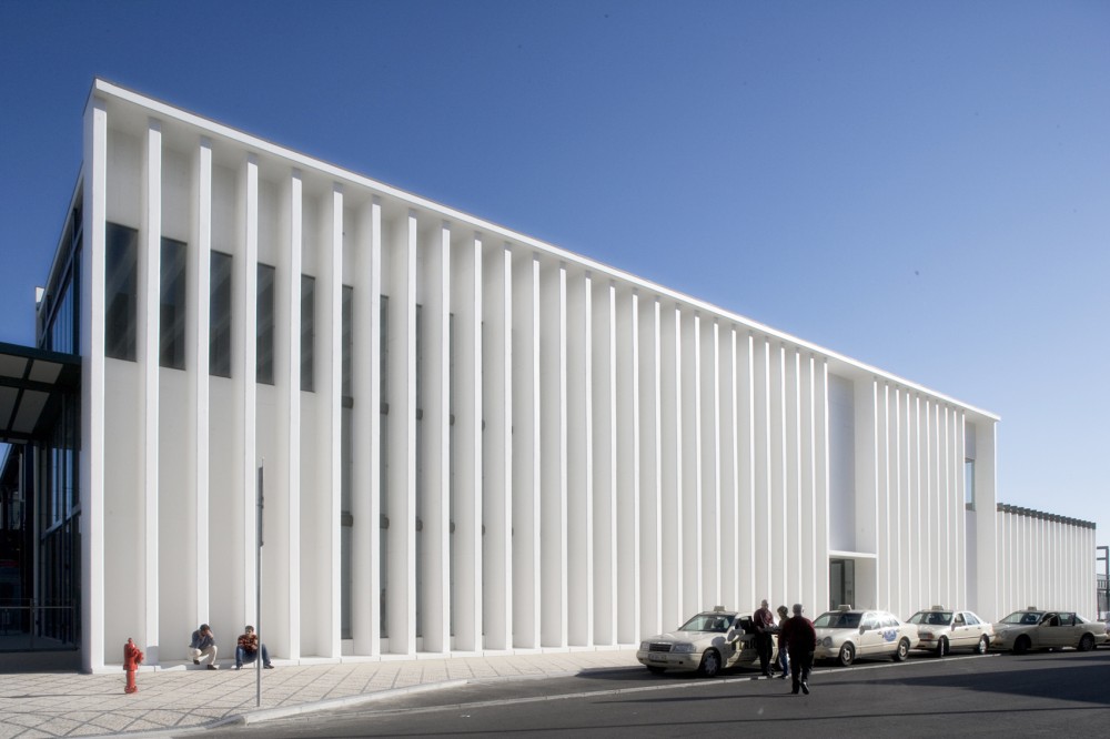 New Aveiro Train Station / JLLA