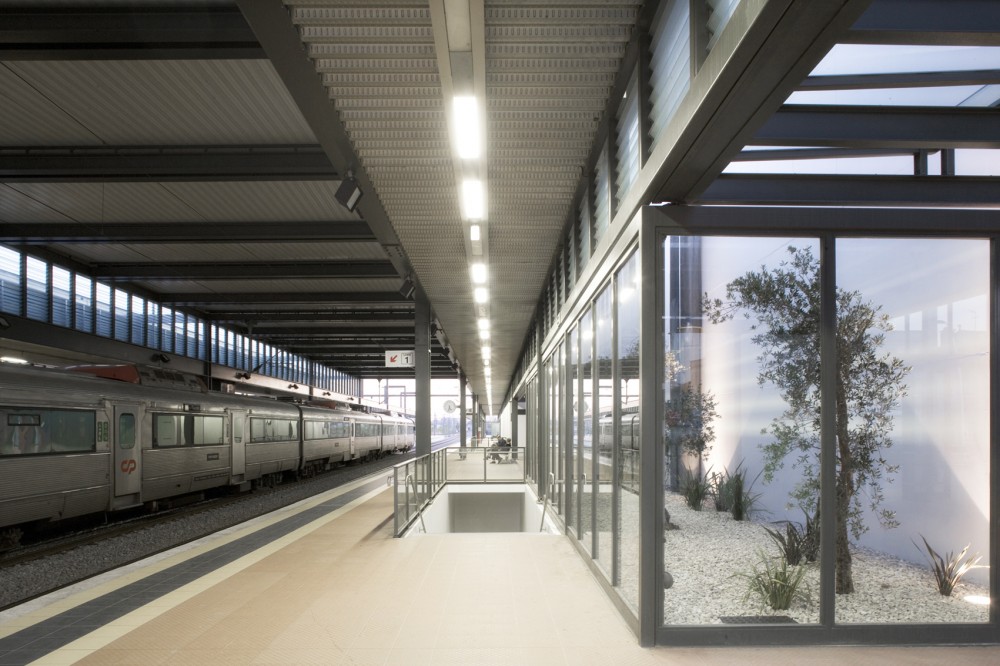 New Aveiro Train Station / JLLA