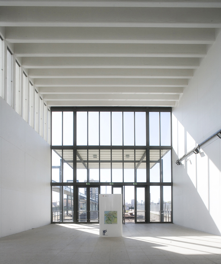 New Aveiro Train Station / JLLA