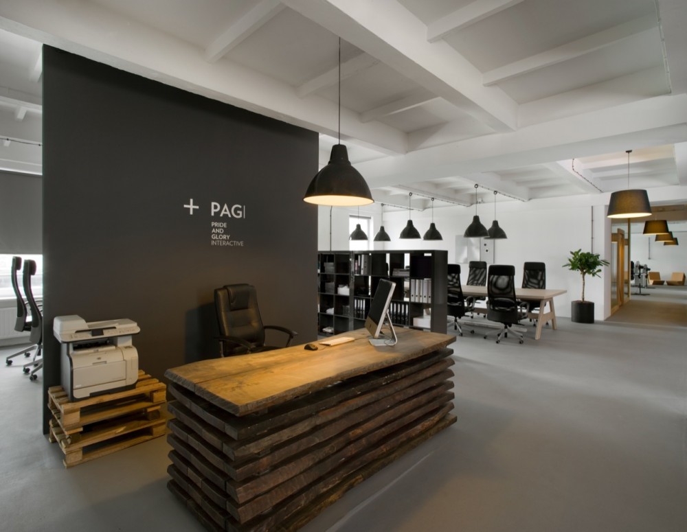 Pride And Glory Office / Morpho Studio